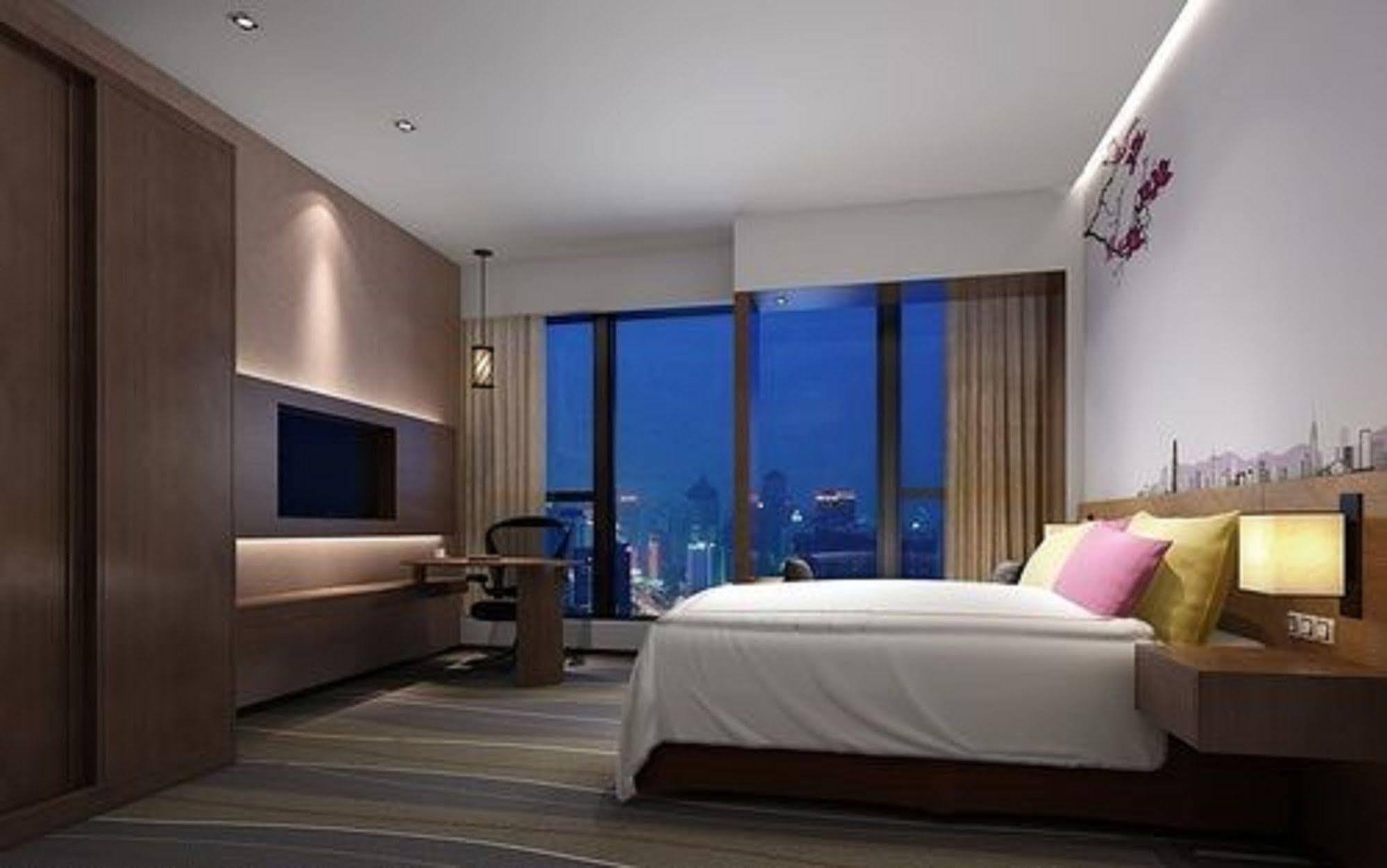 Hotel Hilton Garden Mongkok 3*